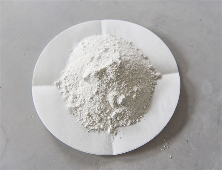 Rutile Titanium Dioxide Pigment Coated With Inorganic Silicon And Aluminum Has Low Oil Absorption And Good Covering Power.